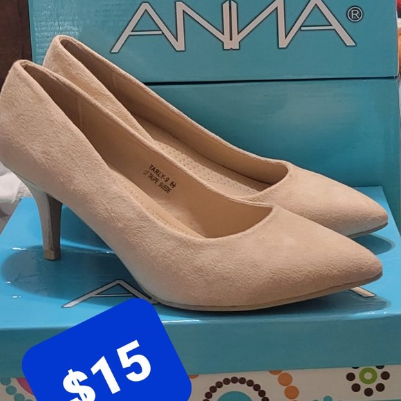 Women's shoes and sandals. - Picture 10 of 16